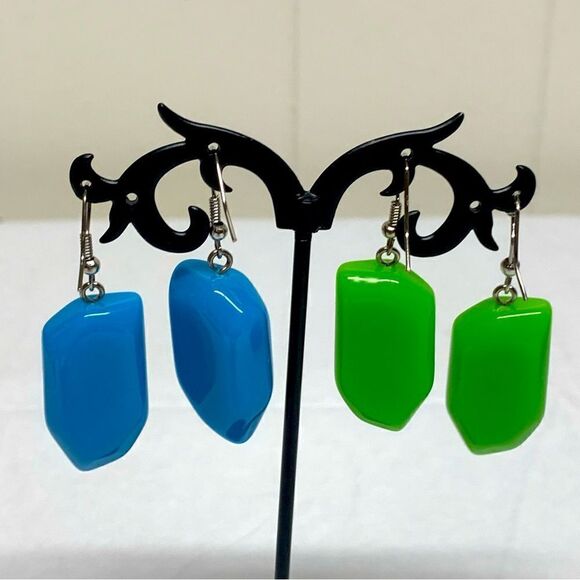 Vintage Acrylic Earrings 2.25” Drop Dangle Set of 2 Gorgeous - Picture 4 of 6